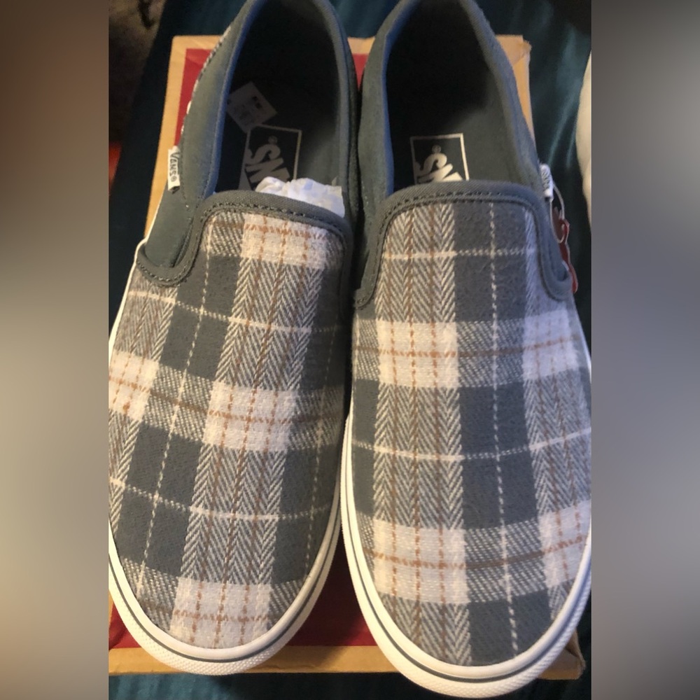 Vans Asher Platform slip-on shoes featuring a dark grey plaid mix pattern
